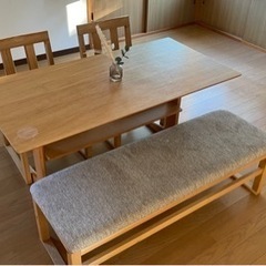 無印良品　リビングでもダイニングでも使える　テーブル椅子セット