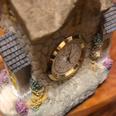 可愛い飾りもの、時計付きの画像