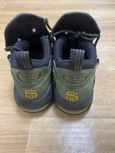 NIKE AIR MORE MONEY