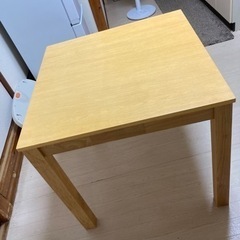食卓セット(テーブル、椅子2脚)の画像