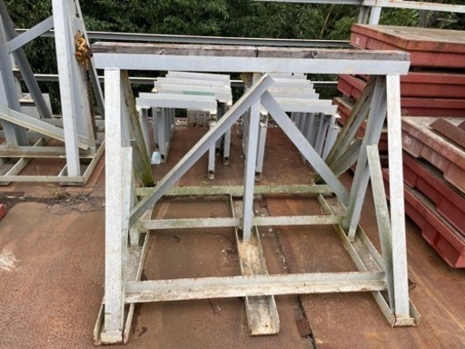 トラック　架台