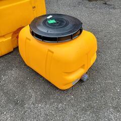 貯水タンク　100L