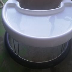 赤ちゃん　歩行器　