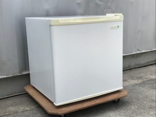 ヤマダセレクト 1ドア冷蔵庫◇45L◇2015年製◇ハーブリラックス◇サイコロ型◇キューブ型◇YRZ-C05B1W◇K151J