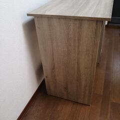 机【引き出し、収納棚付き】の画像