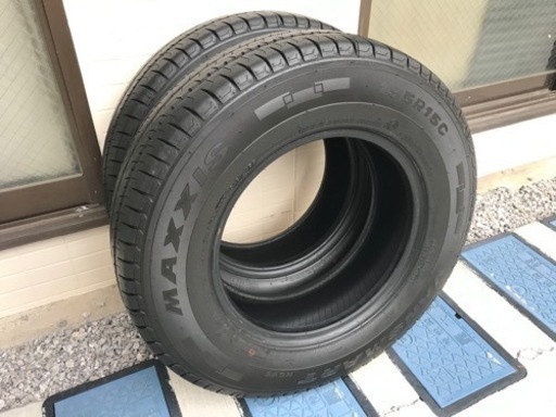 【お買得】ハイエース用サマータイヤ2本セット MAXXIS 195/80R/15 美品