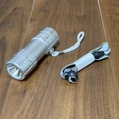 新品‼️防犯ブザー付きライト