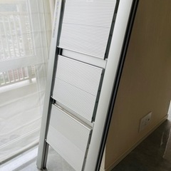 アルミ製折りたたみ脚立の画像