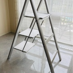 アルミ製折りたたみ脚立