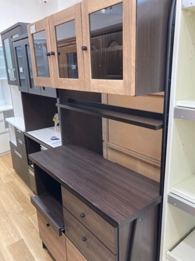 取りに来れる方限定！　3枚扉の食器棚です！！