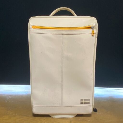 イノベーター　スーツケース TASロック付き （58Lくらい）