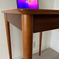 スクエアテーブル　オーク/チーク　テレワークの画像
