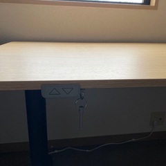 値下げ中！IKEA BEKANT 電動スタンディングデスク