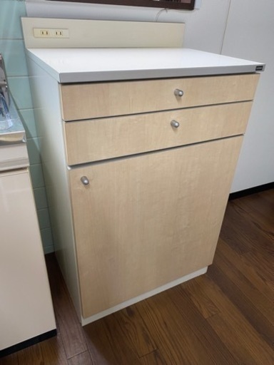 中古　ウチダ製キッチンカウンター