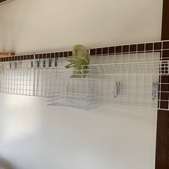 値下げでーす✨ダイソー商品➕フック(別で10個くらい)の画像