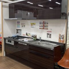 リクシルの展示キッチンをショールーム閉店により、特価販売いたします