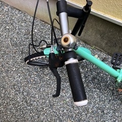 折り畳み自転車の画像