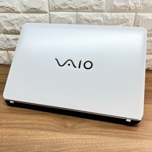 【美品】ホワイトVAIO☘新品SSD256GB☘Core i3☘メモリ8GB