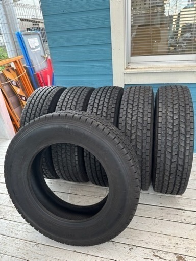 スタッドレスタイヤ