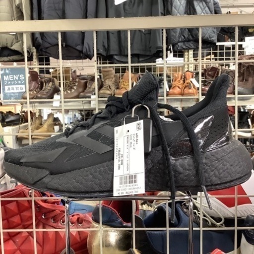 アディダス　スニーカー　FW8386