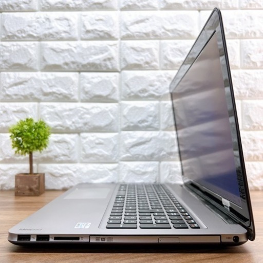 【美品】新品爆速SSD搭載! ☘ Ideapad U510/ Office付き
