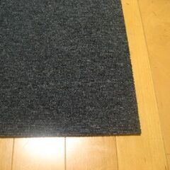 東リタイルカーペット厚み６ｍｍ・１枚２００円・在庫１１４枚（３８９６）未使用品の画像