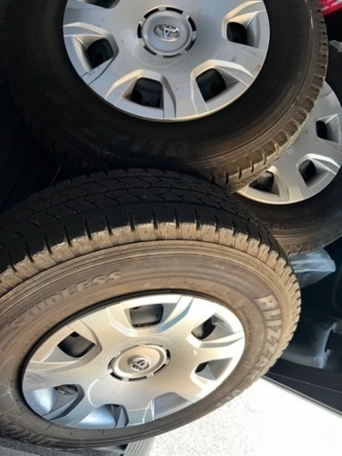 ハイエーススタットレスタイヤ(195/80R15)ホイール、ホイールカバー付き