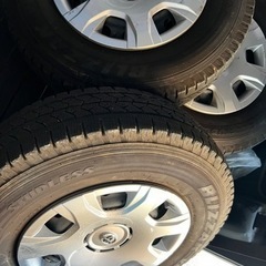 ハイエーススタットレスタイヤ(195/80R15)ホイール、ホイ...