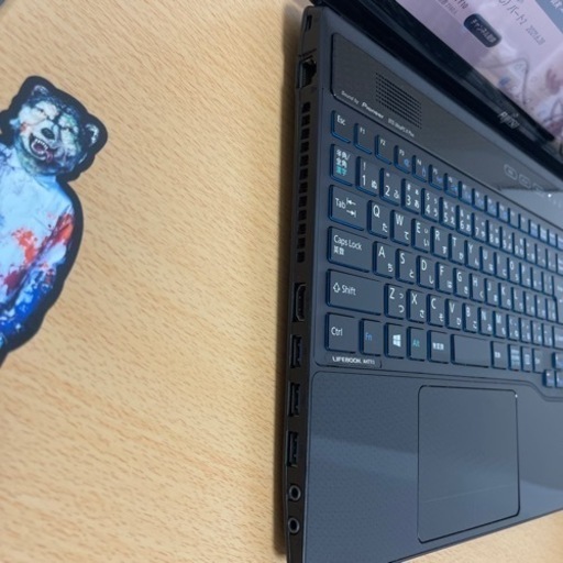 富士通　Lifebook　AH77/J  (シャイニーブラック)