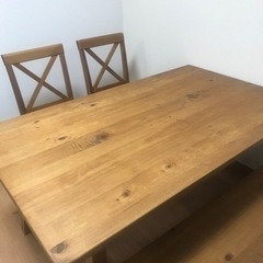 ニトリ　カーシーシリーズ　ダイニングテーブルとベンチ