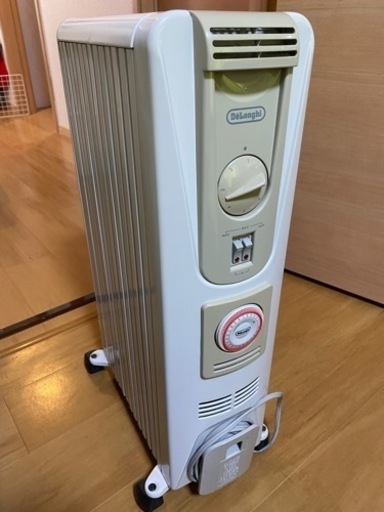 DeLonghi オイルヒーター　071221TEC
