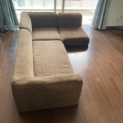 3人掛け以上　ブラウンのローソファ　200×126×42の画像