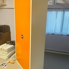 キャビネット　オレンジの画像