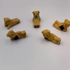 くまの調味料入れと箸置きの画像