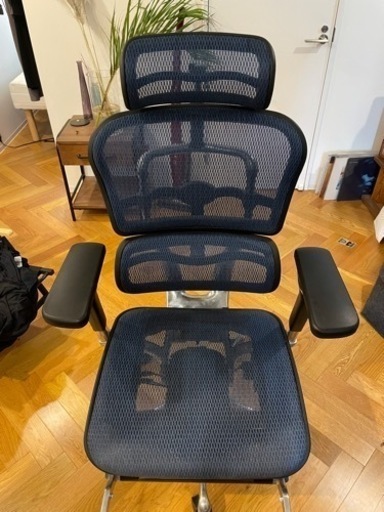 エルゴヒューマンプロ　オットマン内蔵　オフィスチェア