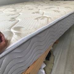 【ベッドフレーム付】ポケットコイルマットレス　セミダブル　の画像