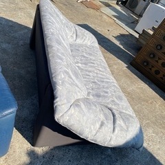 三人掛けソファー