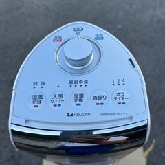 ヒーターにも扇風機にもなるスリムボディーの画像