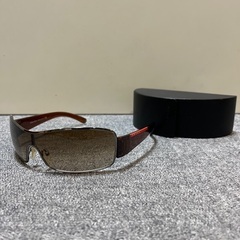 PRADA サングラス　ケース付き