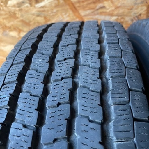 バリ山　YOKOHAMA ヨコハマ　IG91 195/80R15 107/105L LT スタッドレス タイヤ　2018年製　15イン