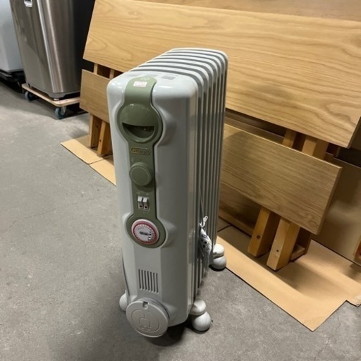激安!! 人気のデロンギ!! オイルヒーター ☆空気を汚さない暖房器具☆