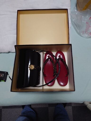 和装の黒色バッグと草履のセット