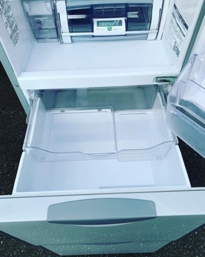 日立 HITACHI R-S300DMV HM [真空チルドV冷蔵庫 (302L・右開） 3ドア メタリックグレー] 美原店