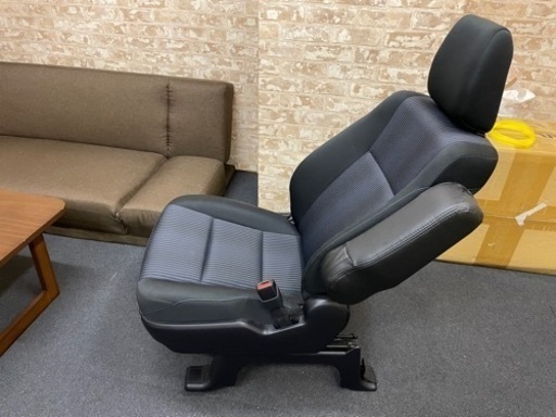 VOXY 用運転席