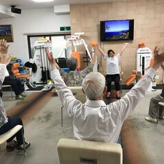 デイサービスパート職！入浴介助や食事介助のない機能訓練に特化したポラリスデイサービス久代での介護職員の募集です！資格なしでもOK本部でしっかりと研修受けていただきます。見学大歓迎！！クルマ通勤可です。就職お祝い手当て金支給。の画像