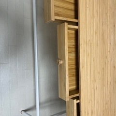IKEA 引き出し付き机の画像