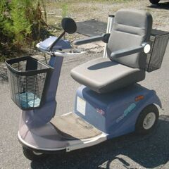 シニアカ－（３輪）実動（中古車）譲ります