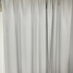 ライトグレー　カーテン