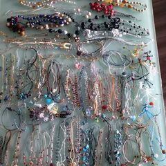 ビーズ（スワロフスキー、天然石他各種）の画像