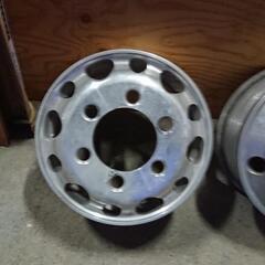 トラック用アルミホイールの画像